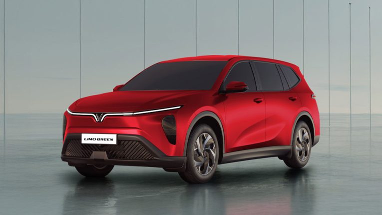 Alternative view of VinFast Limo Green